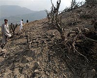US sticks with air strikes despite new Afghan anger