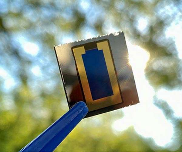 Improving perovskite solar cell resistance to degradation