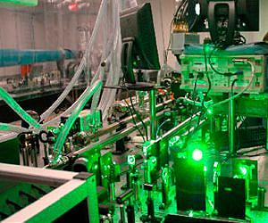 Laser empties atoms from the inside out