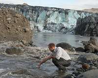 Volcanoes and glaciers combine as powerful methane producers
