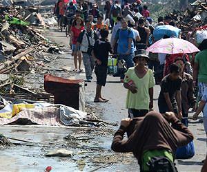 Disaster experts warn on avoiding 2004 mistakes in Philippines