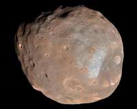 Solar eruptions could electrify Martian moons