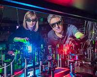 Sandia light mixer generates 11 colors simultaneously