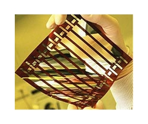 Tandem polymer solar cells set record for energy-conversion