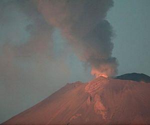 Rumbling Mexican volanco keeps locals awake