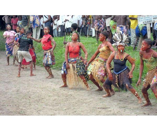 Central Africa's Aka Pygmies struggle with stigma and poverty