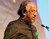 Top scientist dismayed at spending imbalance on climate, poverty