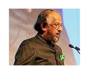 India backs embattled IPCC chief Pachauri