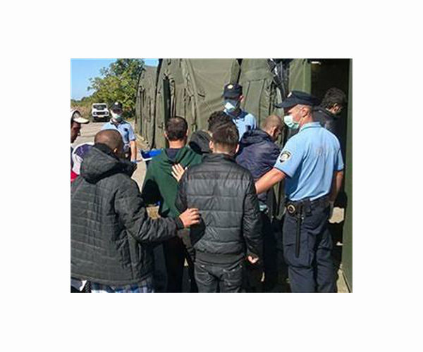 Bulgaria sends troops to tackle migrant influx from Turkey