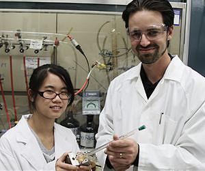 CSIRO 'solar sponge' soaks up CO2 emissions