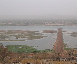 Renewed flooding threatens Niger capital