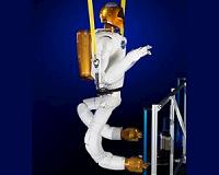 Robonaut from the ISS gets new legs for Easter