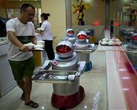 Scientists teach robots how to respect personal space