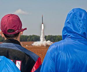 Student Teams to Build and Fly Rockets With Onboard Payloads for NASA Rocketry Challenge