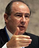 Economists Question IMF's Buoyant Outlook After Katrina Disaster