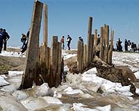 Thousands Flee As Floods Threaten Romanian Dykes