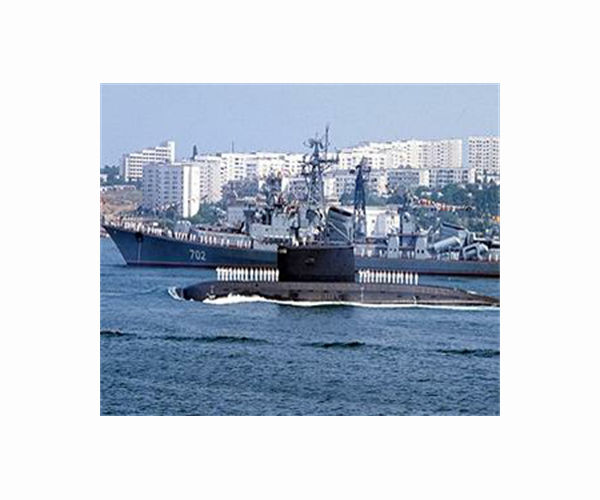 Its navy lost, Ukraine girds for Russian warship drills
