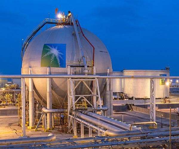 With oil prices stuck, Saudi Arabia and Russia announce plans to cut oil production