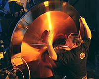 Optics Center At NASA Marshall Makes King-Size Mold For Monitor Screens