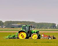 Deere puts spotlight on high-tech farming
