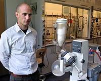 Yale lab finds new ways to synthesize HIV inhibitor
