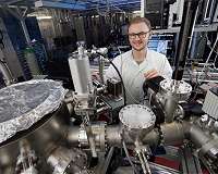 High resolution without particle accelerator