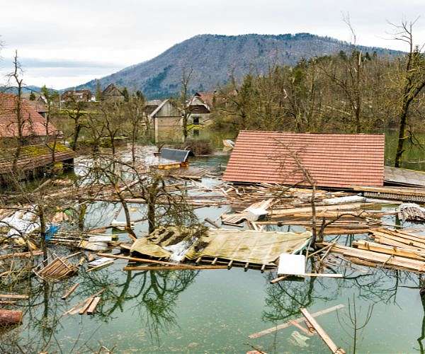EU chief offers 400 mn euros to help flood-hit Slovenia