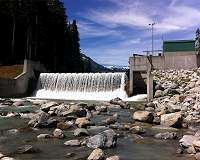 Small hydroelectric dams increase globally with little research, regulations