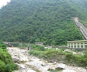 Global water sustainability flows through natural and human challenges