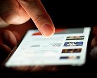 Pricey high-tech features define new smartphone wars