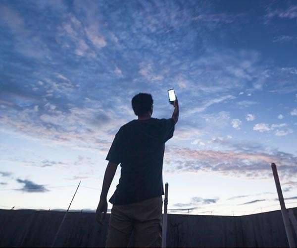 Iridium and Qualcomm collaborate to support satellite messaging in smartphones