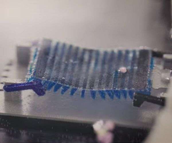 Snail-inspired robot could scoop ocean microplastics