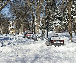 Blizzard leaves 100,000 without power in Canada