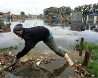 Ten die, more than 1,000 displaced in South Africa flooding