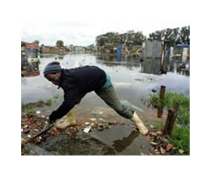Floods in S.Africa kill eight