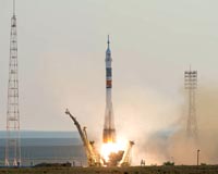 Russian, American two-man crew blasts off to ISS