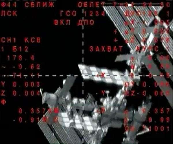 Russia, NASA agree to continue joint ISS flights until 2025