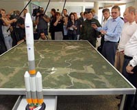 Putin rebukes officials over space delays