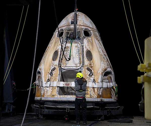 NASA awards SpaceX additional crew flights to Space Station