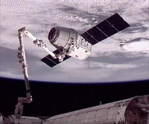 Who will challenge Dragon? Dragon spaceship postponed until March