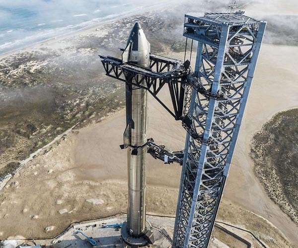 SpaceX will try to launch most powerful rocket ever Monday