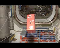 Williams Tests SPHERES Aboard Space Station