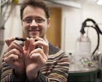 Levitation recreates nature's dumbbells