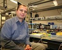 Noise can't hide weak signals from this new receiver