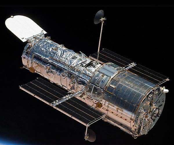 NASA extends Hubble Operations Contract, provides mission update