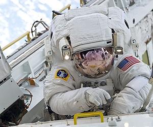 Discovery Crew Wraps Up Final ISS EVA