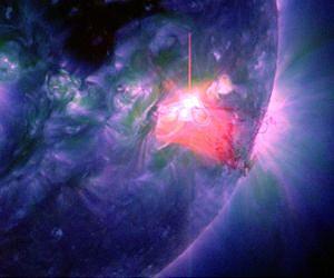 Two Solar Flares Say Goodbye 2013 and Welcome 2014
