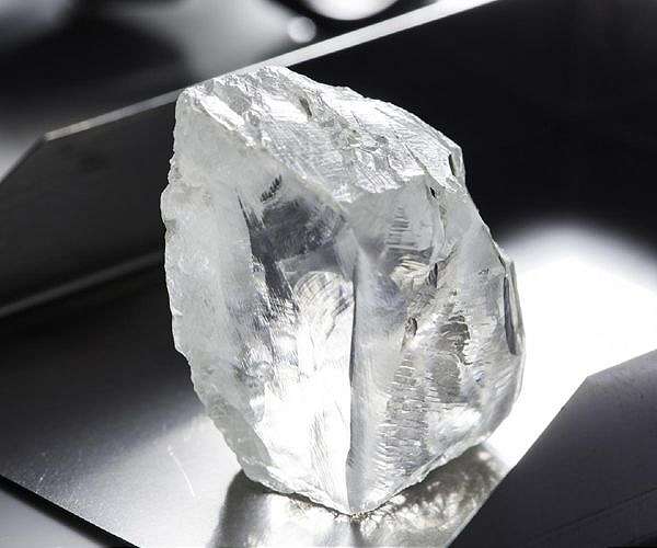 A strange monopole observed in diamond