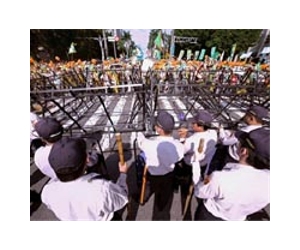 Taiwan activists rally against China trade pact