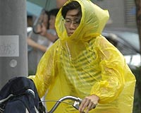 Typhoon kills two in Taiwan: officials